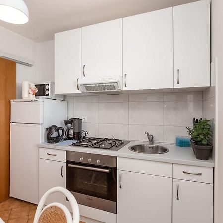 Appartement Rina B4 à Poreč Extérieur photo