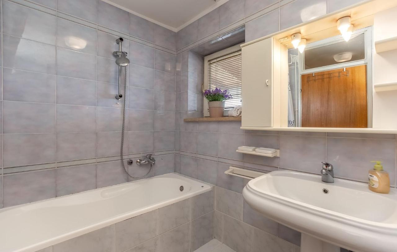 Appartement Rina B4 à Poreč Extérieur photo