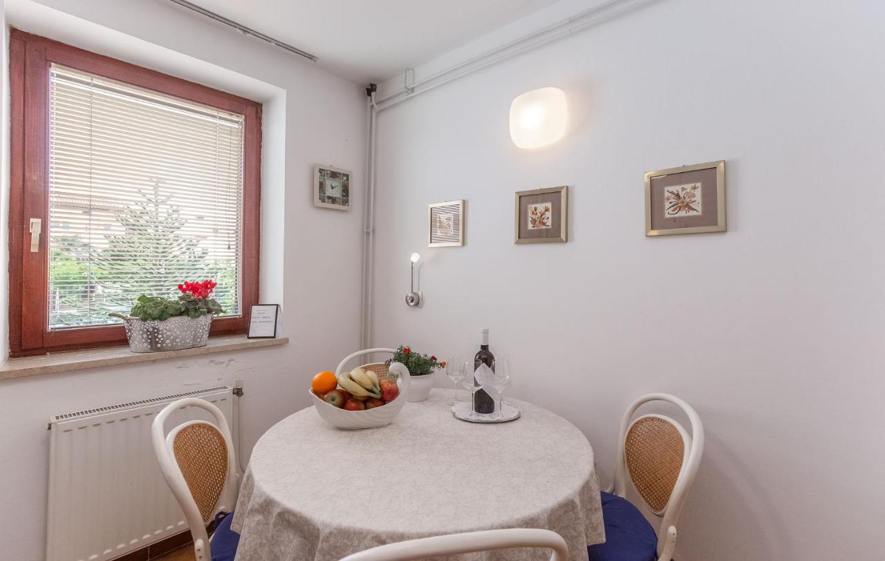 Appartement Rina B4 à Poreč Extérieur photo