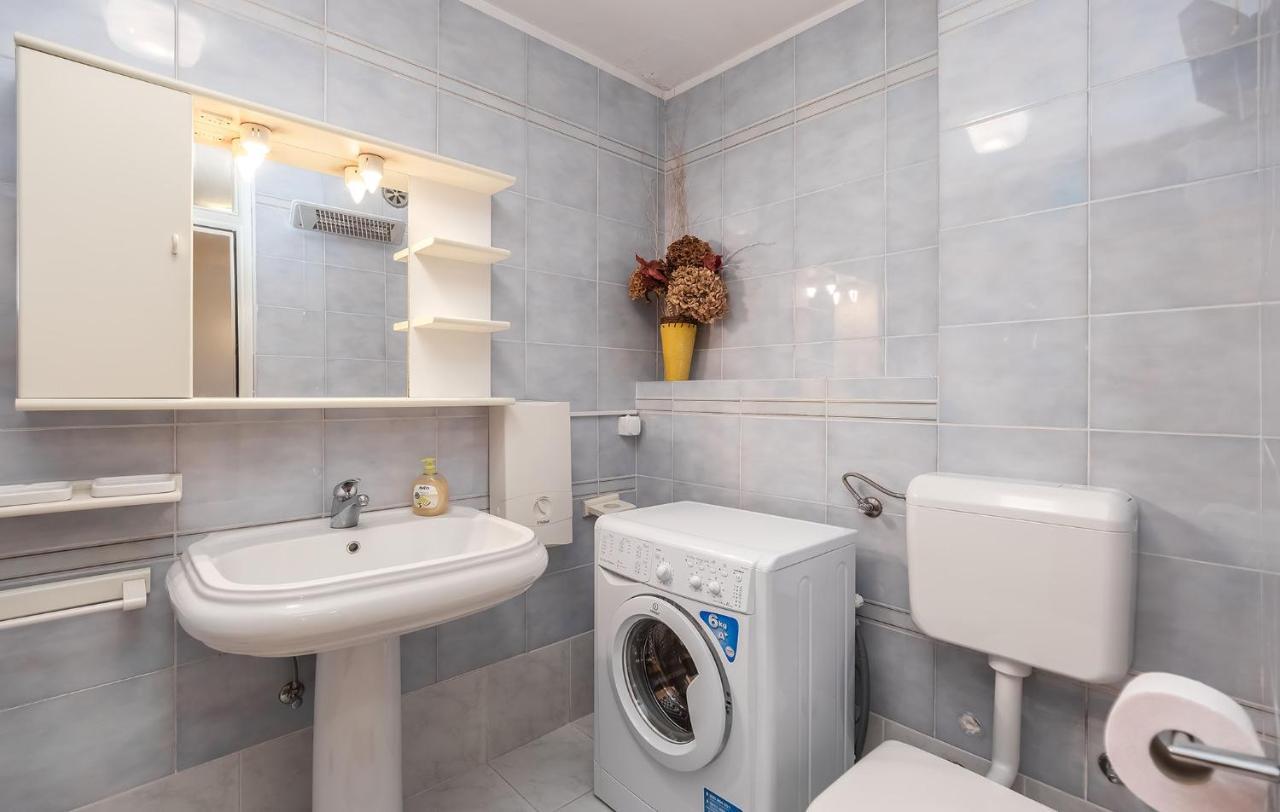 Appartement Rina B4 à Poreč Extérieur photo
