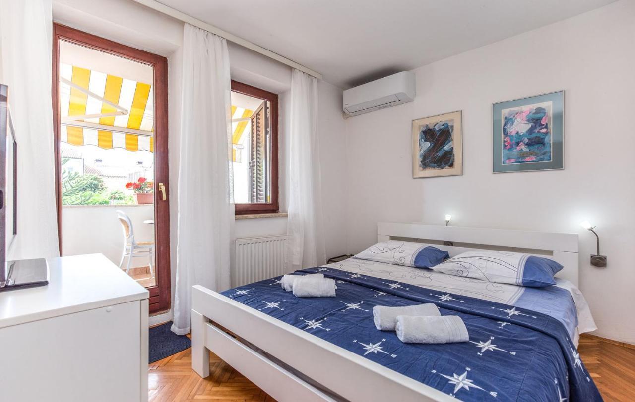 Appartement Rina B4 à Poreč Extérieur photo